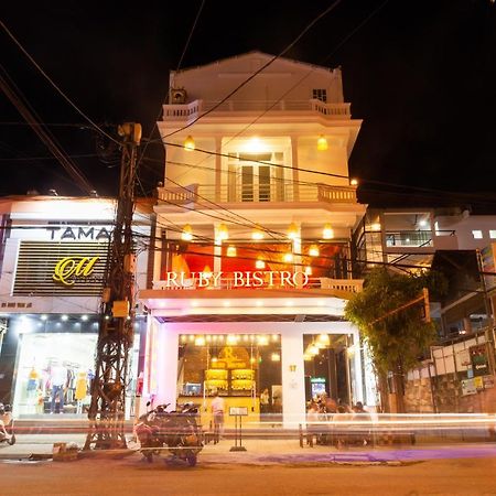 Ruby Bistro Hotel Hue Bagian luar foto