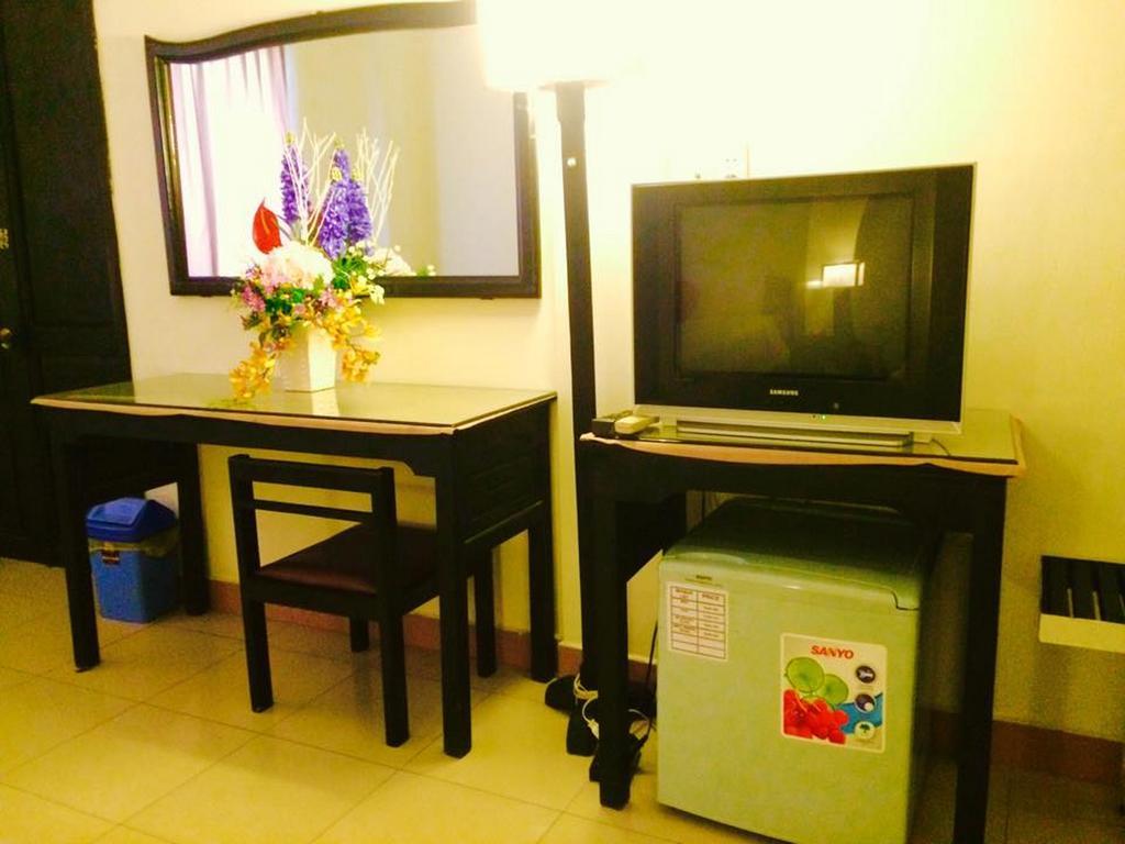 Ruby Bistro Hotel Hue Bagian luar foto