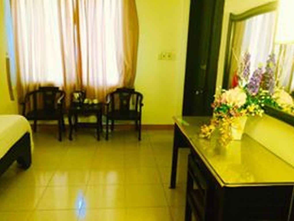 Ruby Bistro Hotel Hue Bagian luar foto