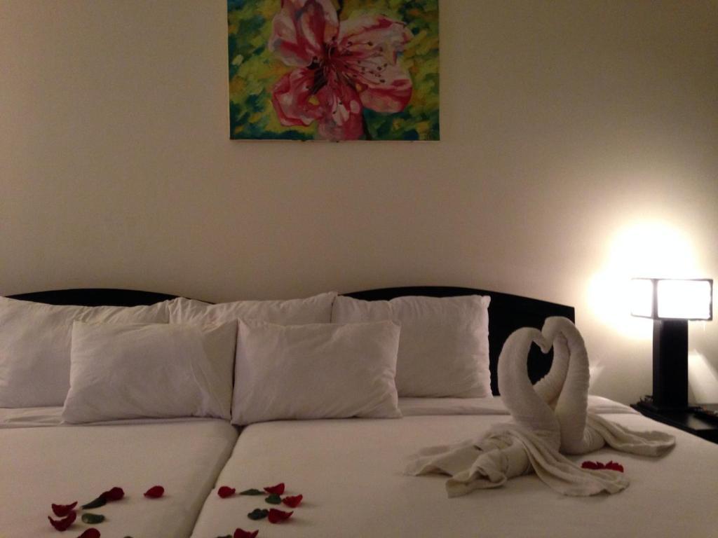 Ruby Bistro Hotel Hue Bagian luar foto
