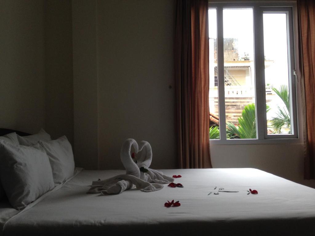 Ruby Bistro Hotel Hue Bagian luar foto