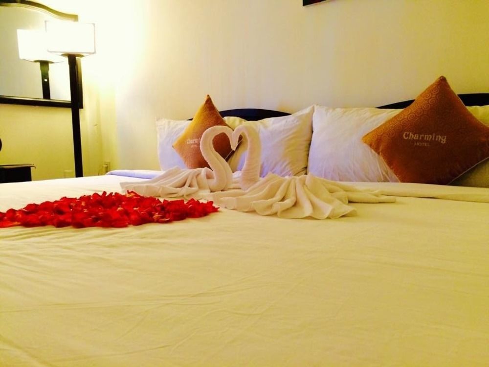 Ruby Bistro Hotel Hue Bagian luar foto