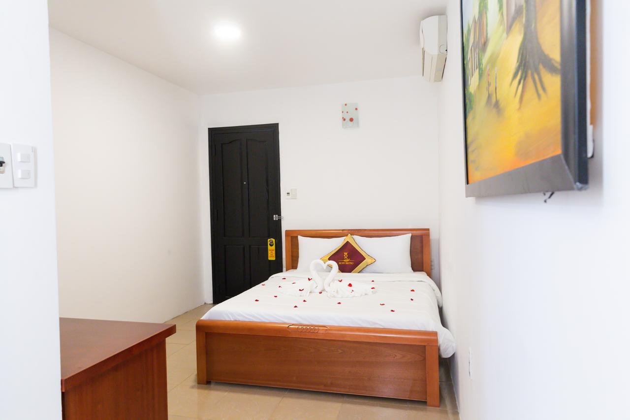 Ruby Bistro Hotel Hue Bagian luar foto