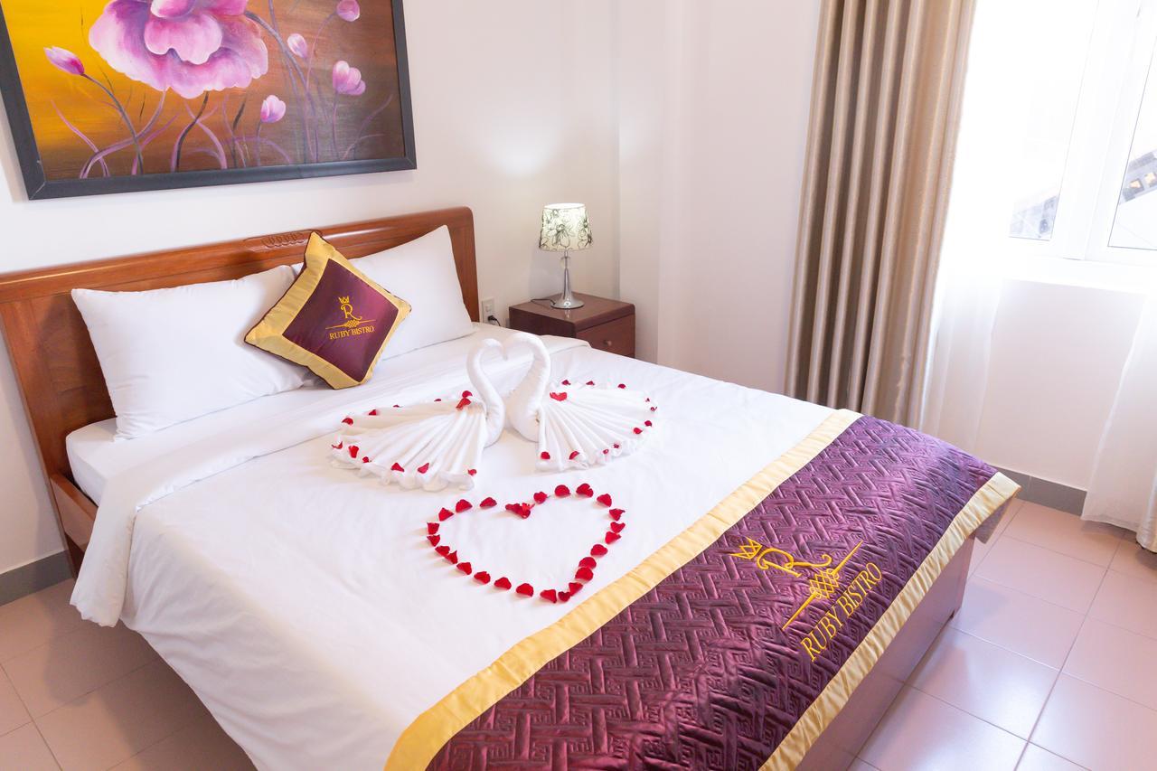 Ruby Bistro Hotel Hue Bagian luar foto