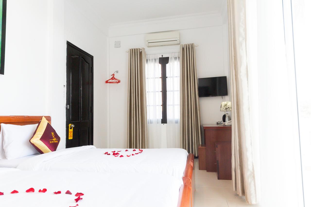 Ruby Bistro Hotel Hue Bagian luar foto