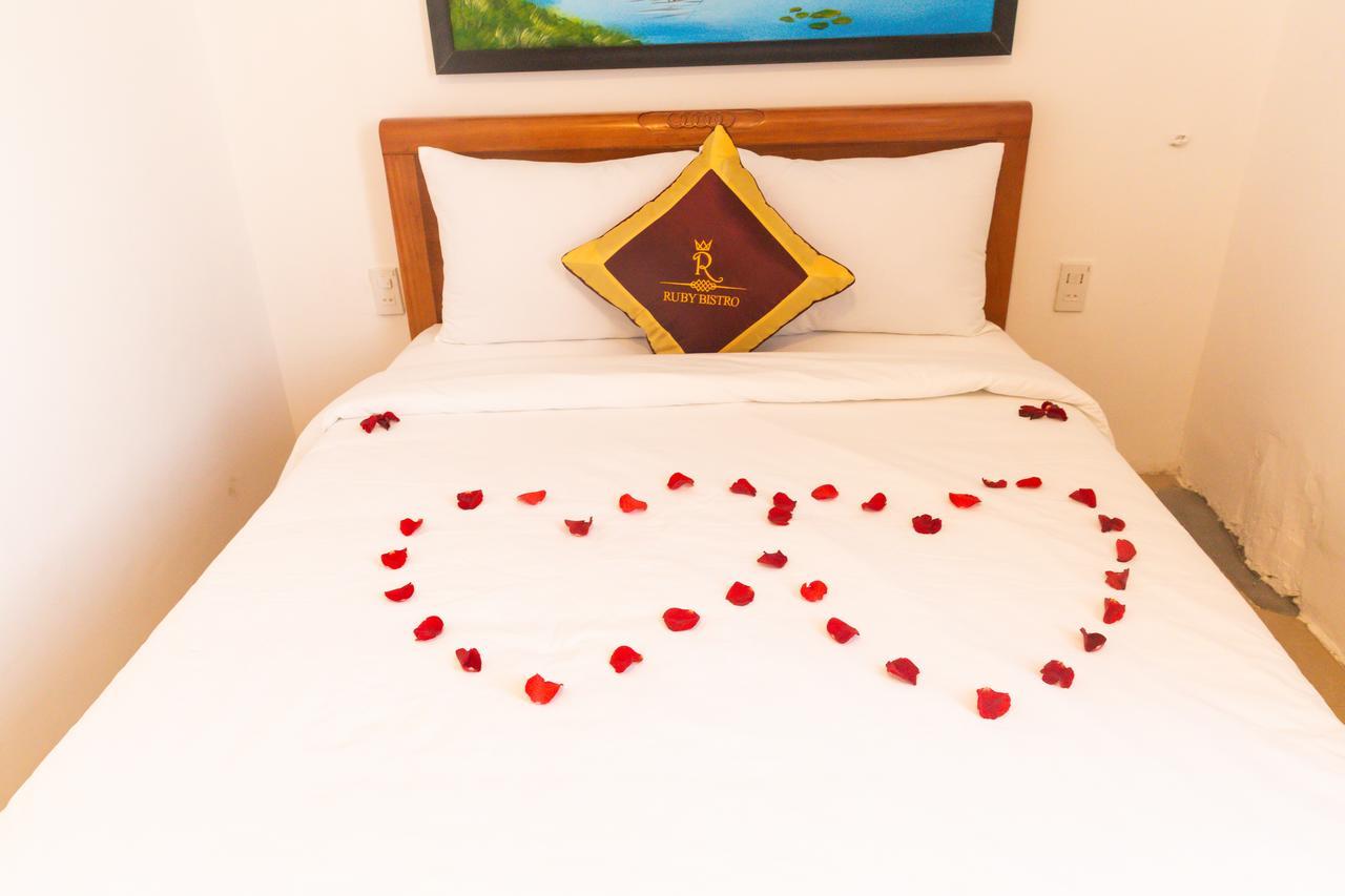 Ruby Bistro Hotel Hue Bagian luar foto