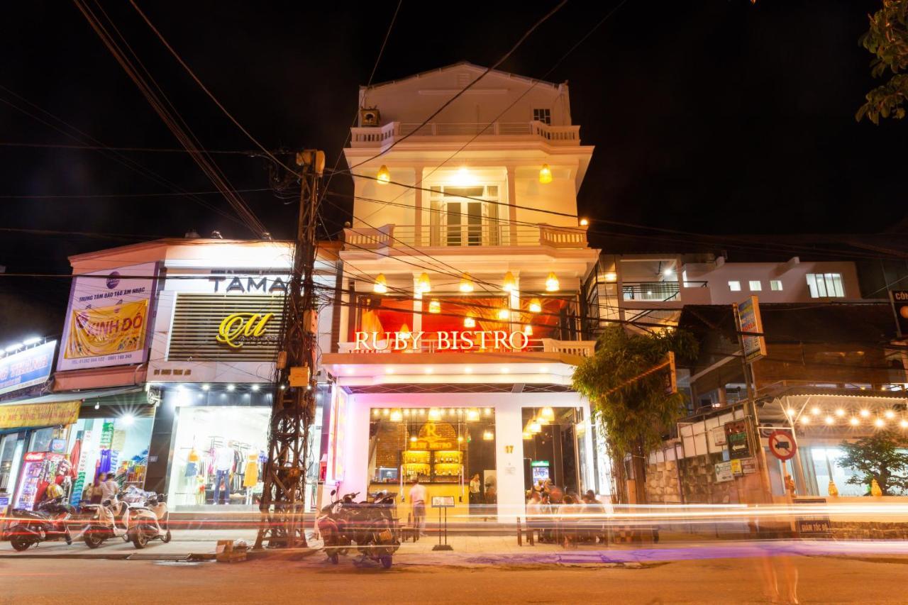 Ruby Bistro Hotel Hue Bagian luar foto