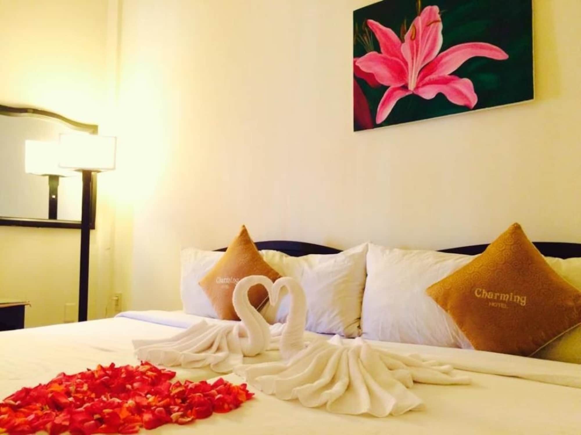 Ruby Bistro Hotel Hue Bagian luar foto